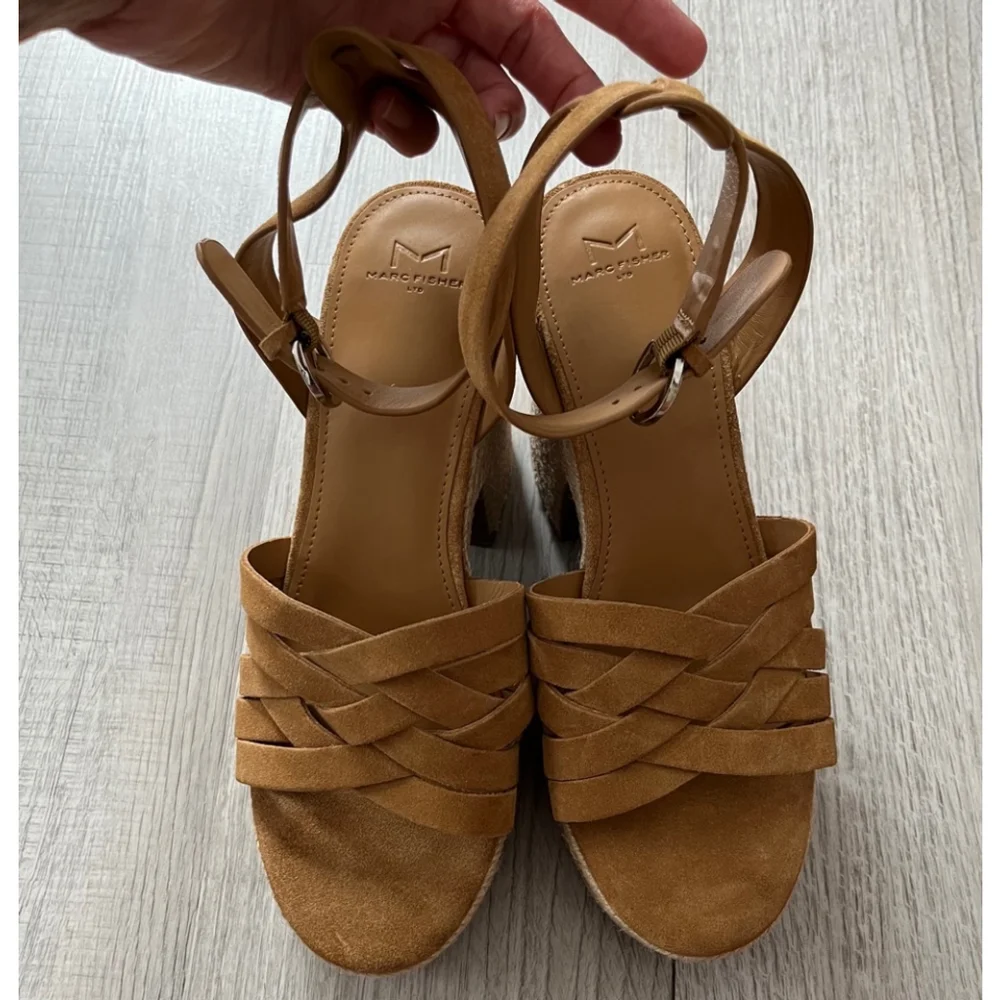 Marc Fisher Oaten NWOT espadrille platform sandals size 10